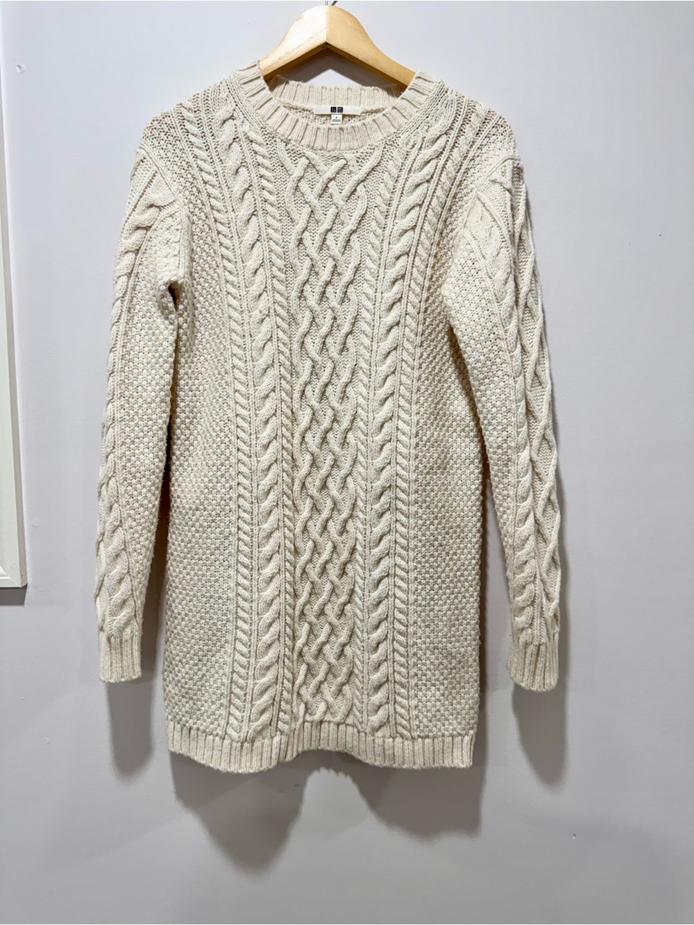 Uniqlo Cream Cable Knit Sweater Dress Long Sleeve Crew Neck Mini Size S